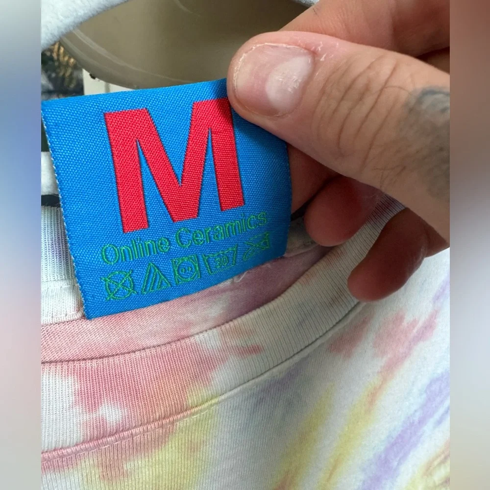 Online ceramics – Grateful Dead “love is real”tie-dye Medium T-shirt - Picture 5 of 5